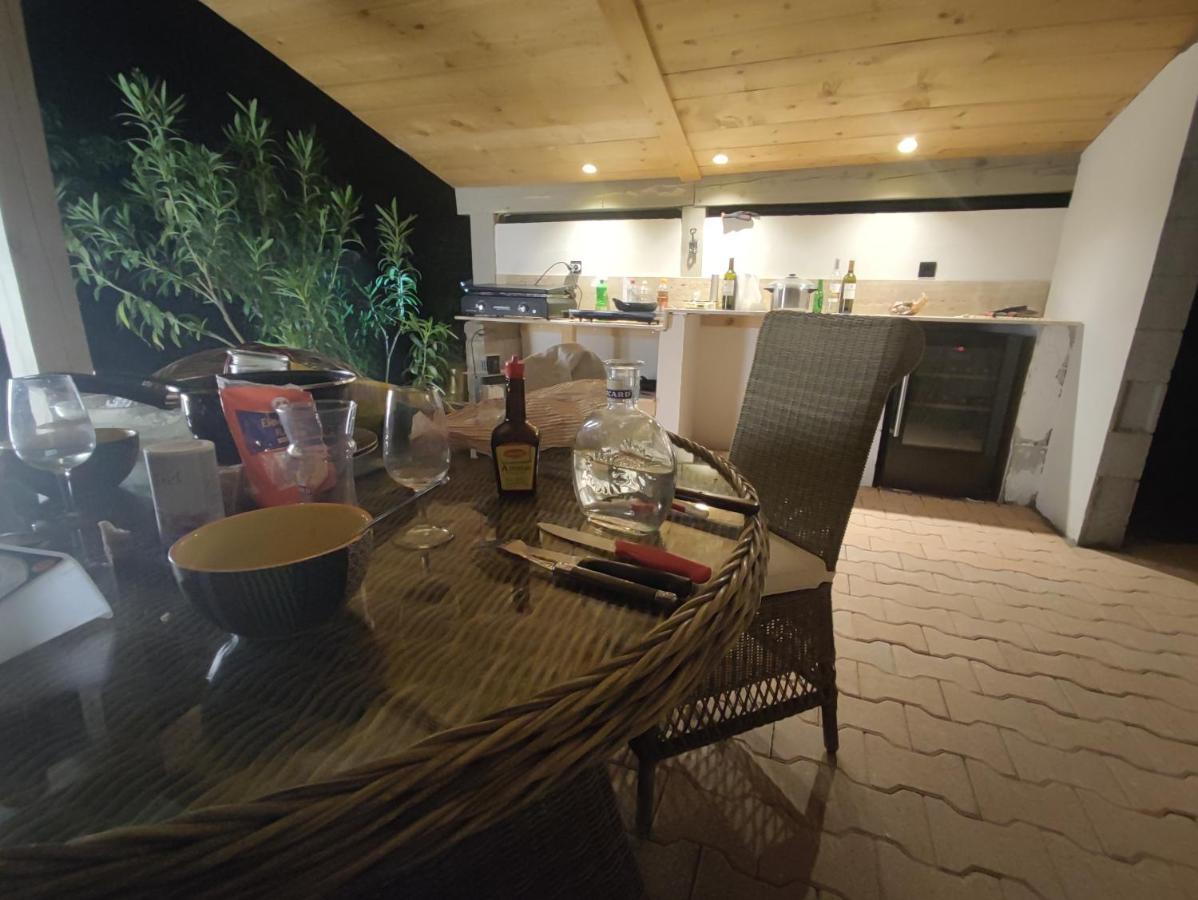 Chambre Au Coeur Du Luberon Acomodação com café da manhã Céreste Exterior foto
